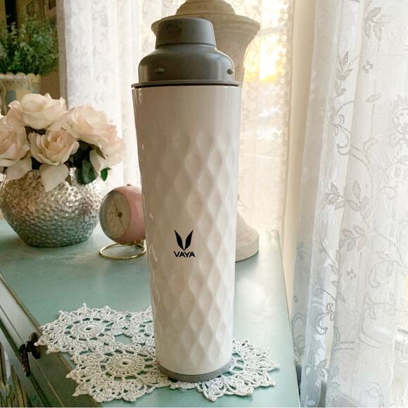 Vaya Drynk Other - Vaya Drynk White 20.2 oz Vacuum Insulated Stainless Steel Thermos Flask NWOT